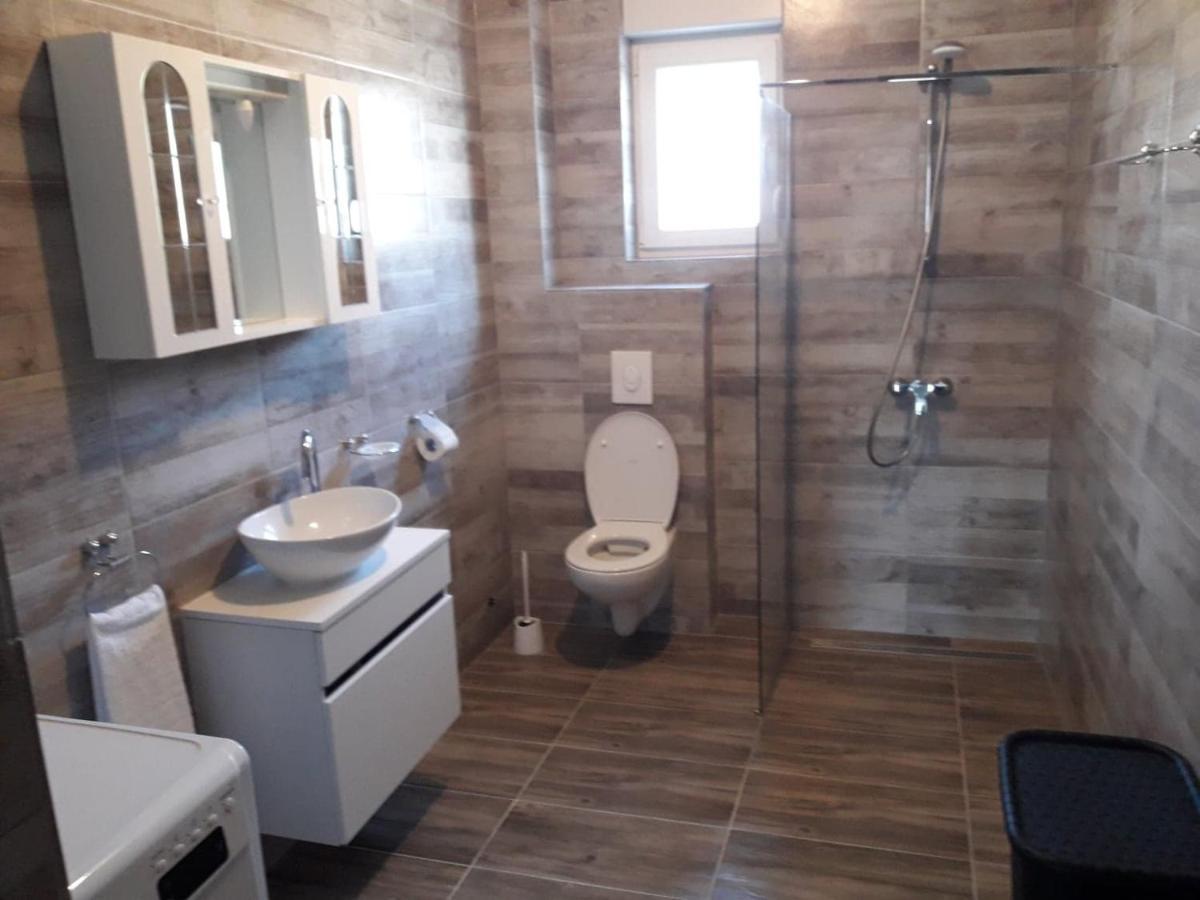 Apartman Sandra Vodice Buitenkant foto